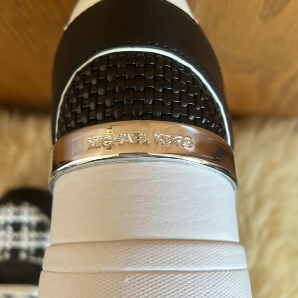 NWOB Michael Kors Georgie Trainer Sz-9 - Picture 6 of 10